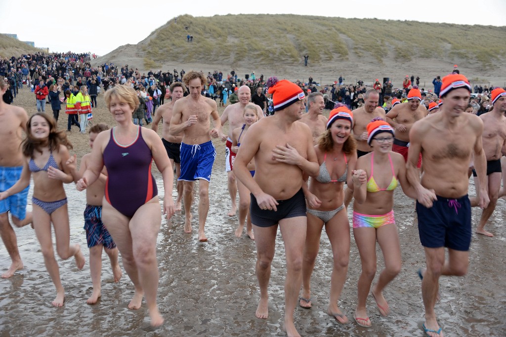 ../Images/Nieuwjaarsduik Nederzandt 2016 060.jpg